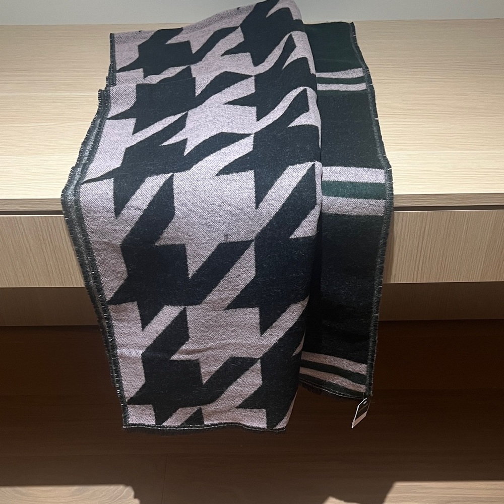 Topshop Black and Pink Geometric Scarf warm scarf, NWT